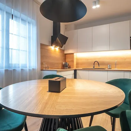 Woody - Smart Luxury Apartment *